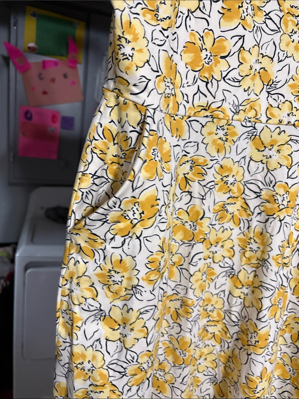 Summer Floral Backless Dress in Yellow and White - Picture 3 of 3